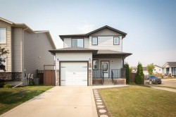 2 Almond Crescent Blackfalds, AB T4M 0J6
