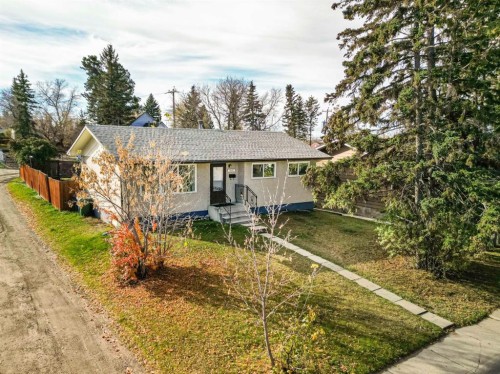 5015 46 Street  Innisfail, AB T4G 1L6