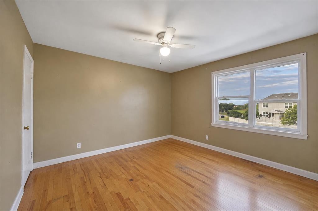 11 Poplar Crescent, Springbrook, AB