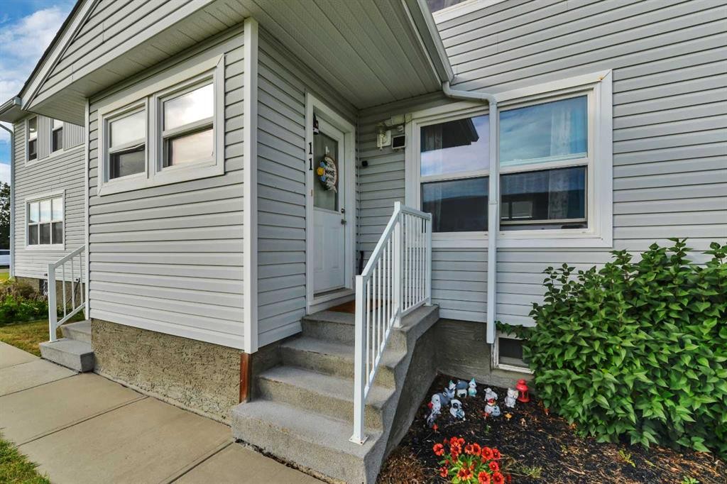 11 Poplar Crescent, Springbrook, AB