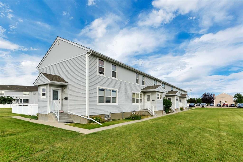 11 Poplar Crescent, Springbrook, AB