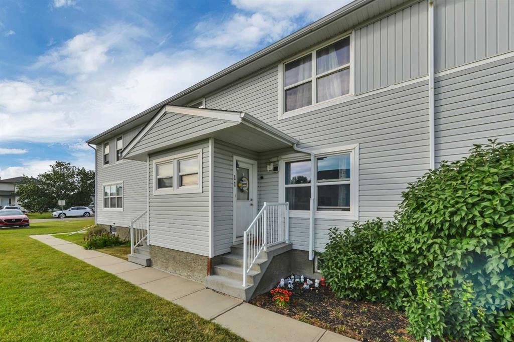11 Poplar Crescent, Springbrook, AB