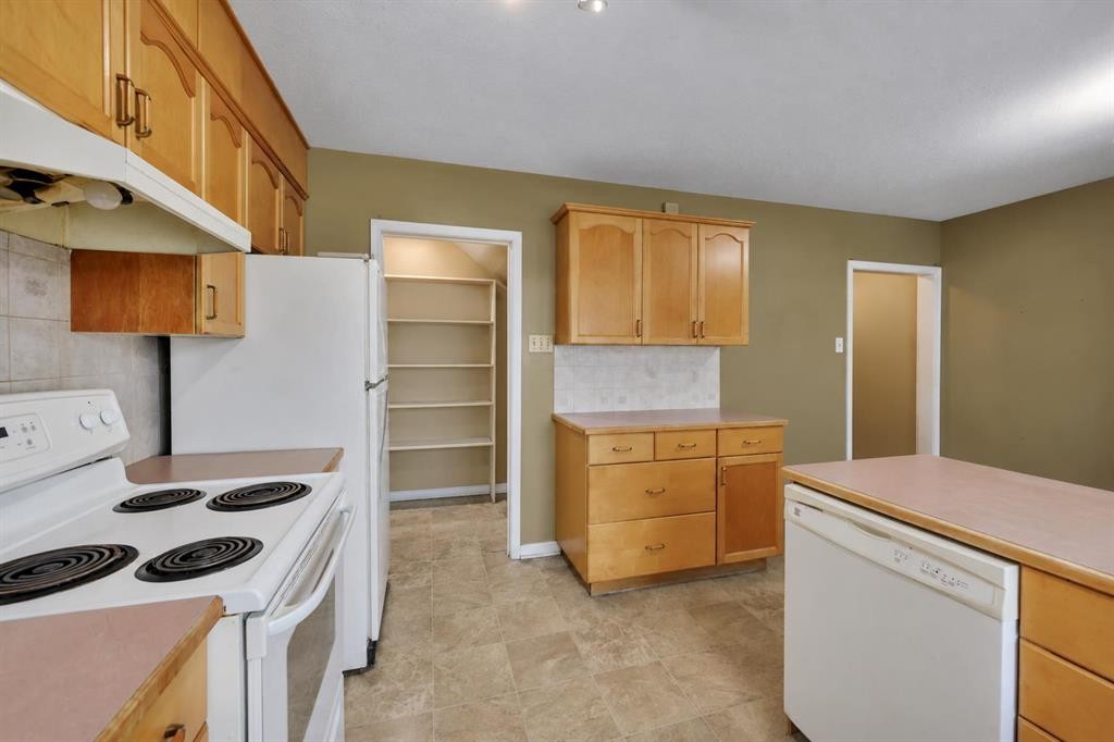 11 Poplar Crescent, Springbrook, AB