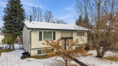 5316 38 Street  Innisfail, AB T4G 1G4