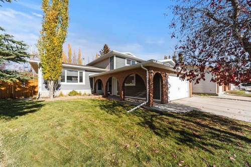 6310 43A Avenue Close  Camrose, AB T4V 3N3