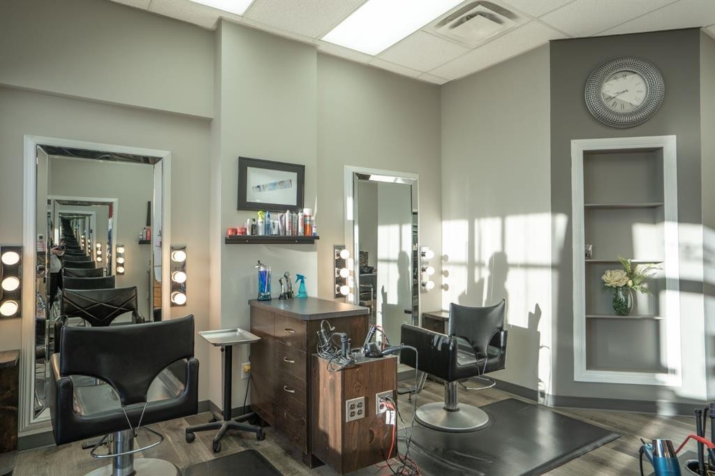 5834 Ab-2, Lacombe, AB