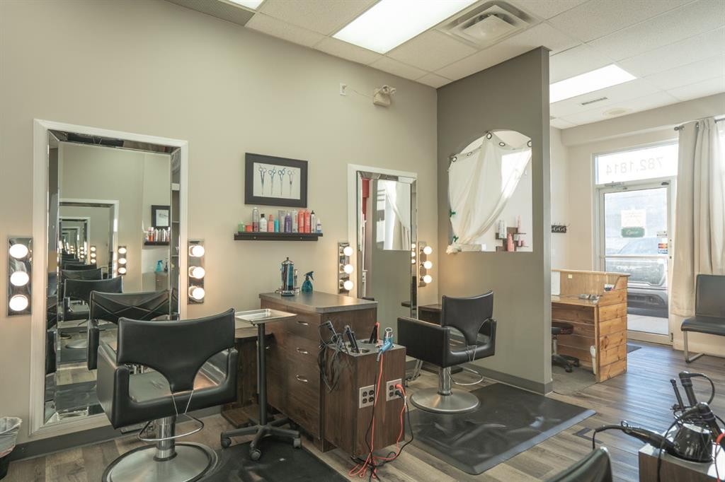 5834 Ab-2, Lacombe, AB