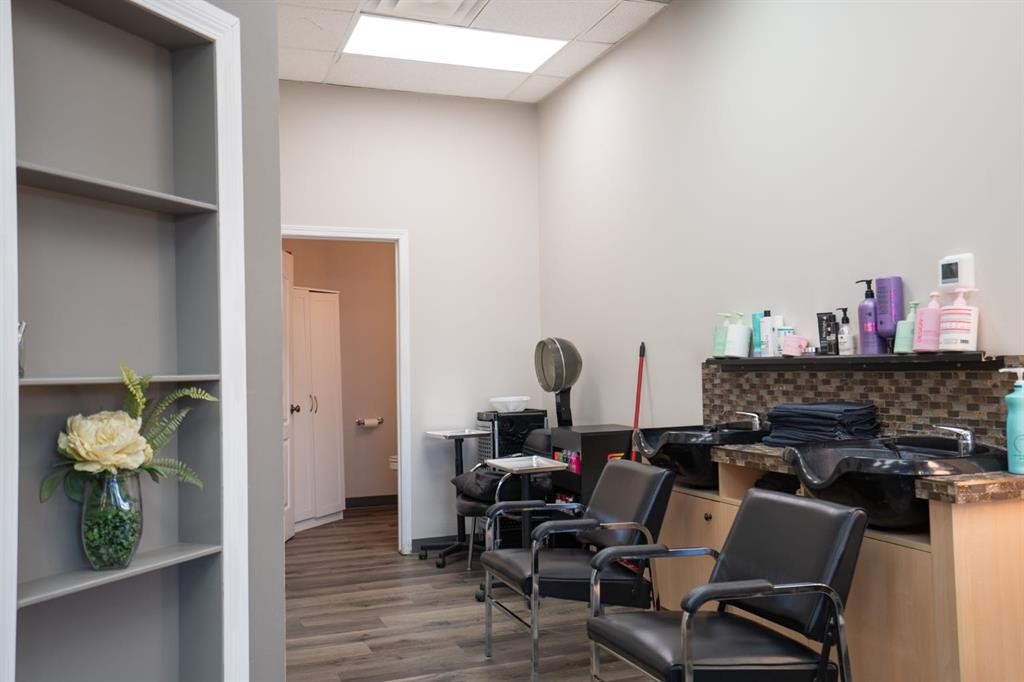 5834 Ab-2, Lacombe, AB