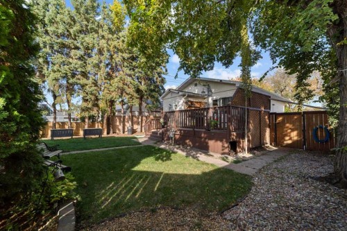 5218 45 Street  Camrose, AB T4V 1E9