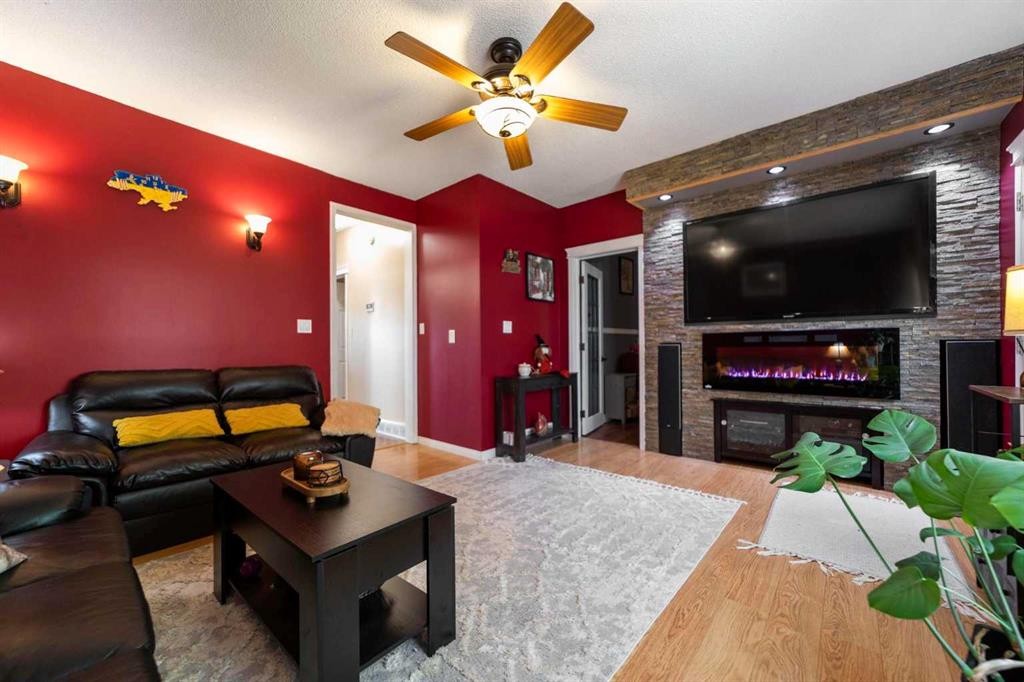5218 45 Street, Camrose, AB