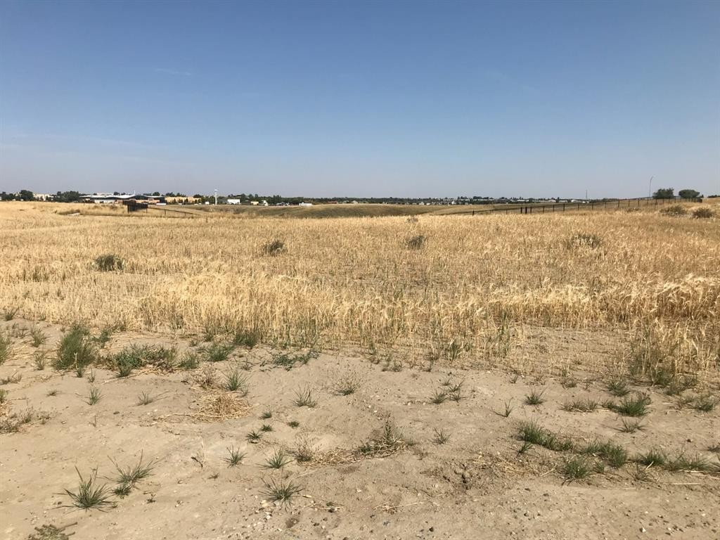 123 Sandstone Road South, Lethbridge, AB