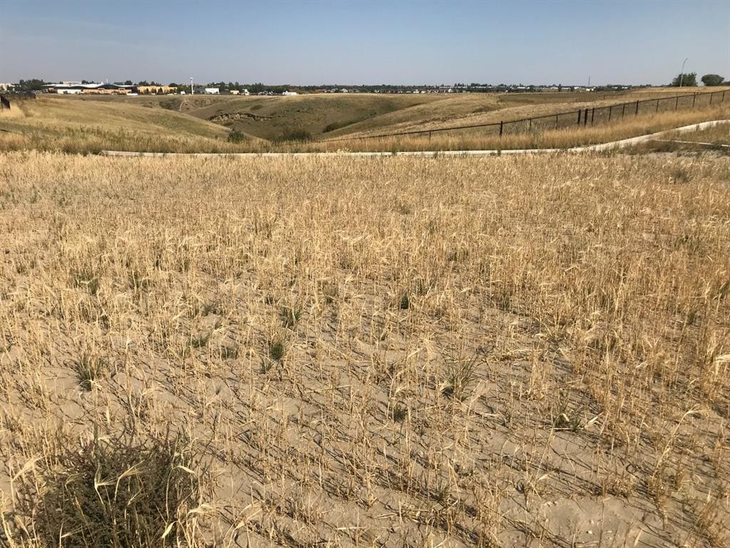 123 Sandstone Road South, Lethbridge, AB