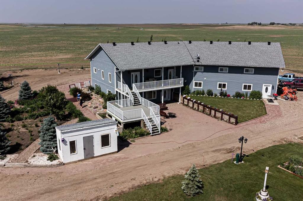 328 Railway Avenue, Travers, AB - Outdoor