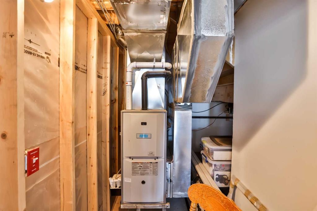 328 Railway Avenue, Travers, AB - Indoor Photo Showing Basement