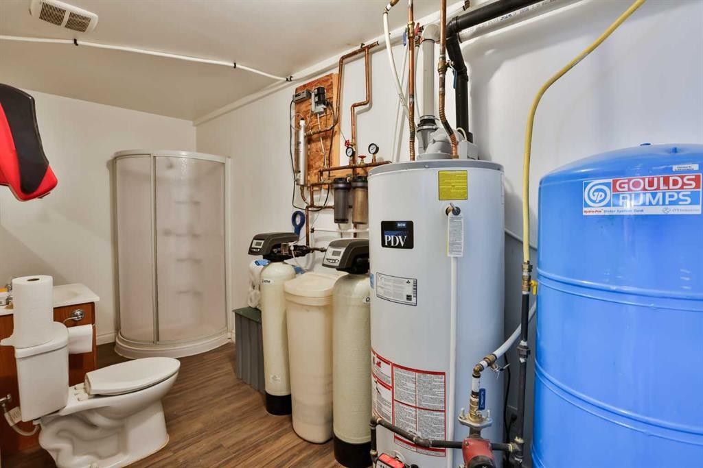 328 Railway Avenue, Travers, AB - Indoor Photo Showing Basement