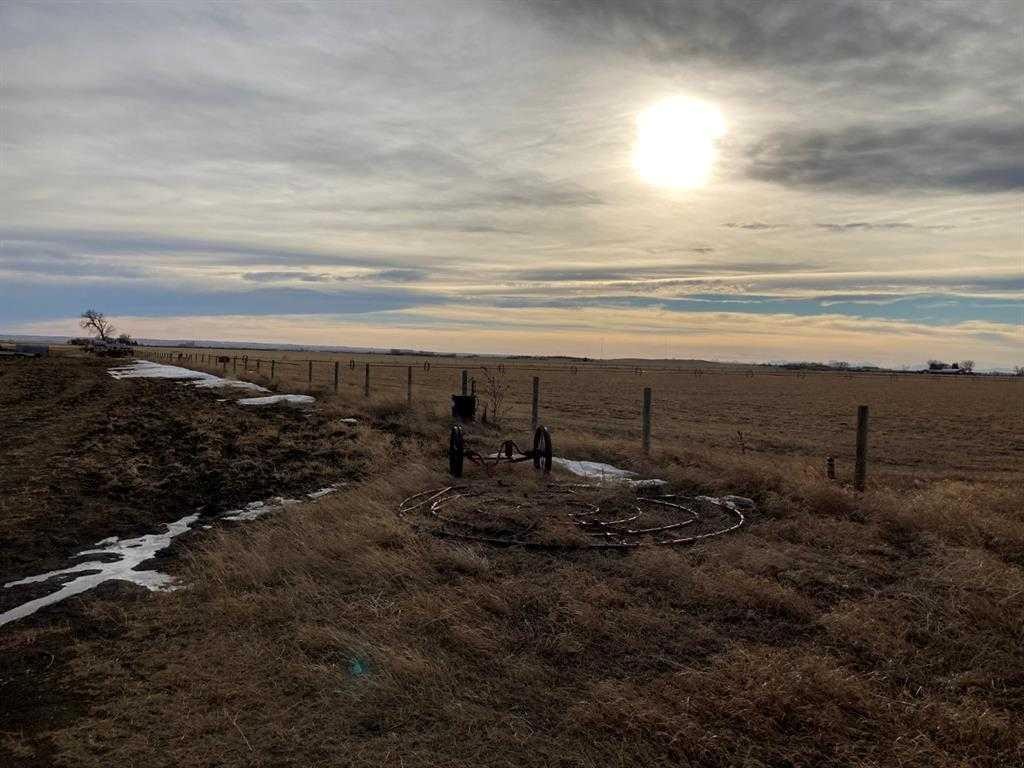 Ne-33-6-20-4 Warner County, Raymond, AB