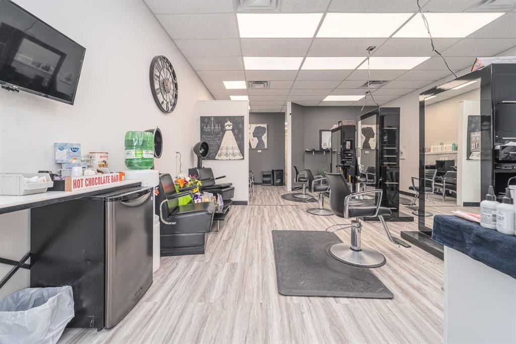 210B 12A Street North, Lethbridge, AB