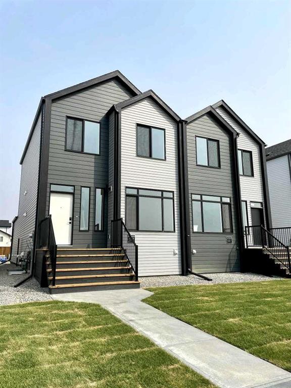 685 Blackwolf Boulevard North, Lethbridge, AB - Outdoor With Facade