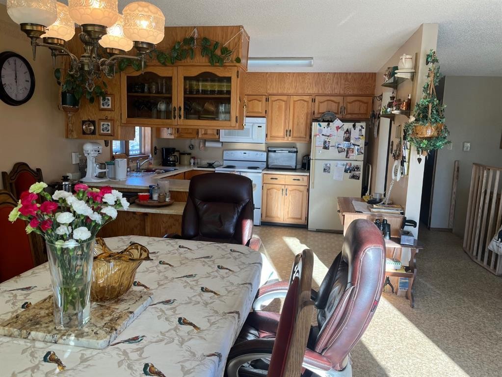214015 Twp Rd 52, Cardston, AB - Indoor