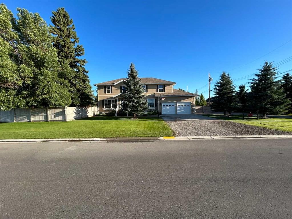 280 1 Avenue North, Magrath, AB - Outdoor