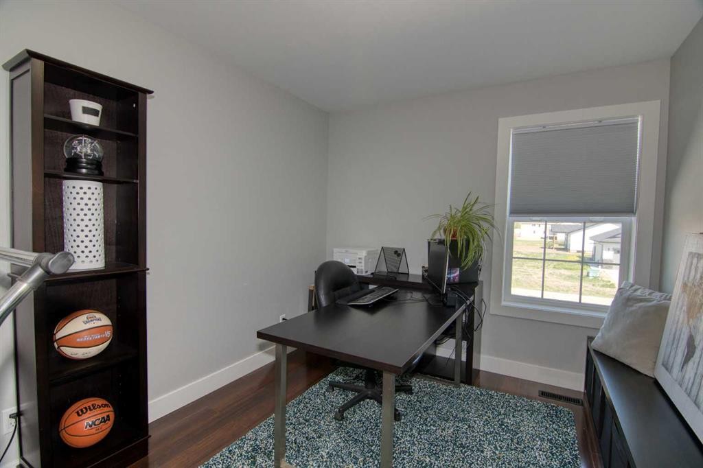 280 1 Avenue North, Magrath, AB - Indoor Photo Showing Office