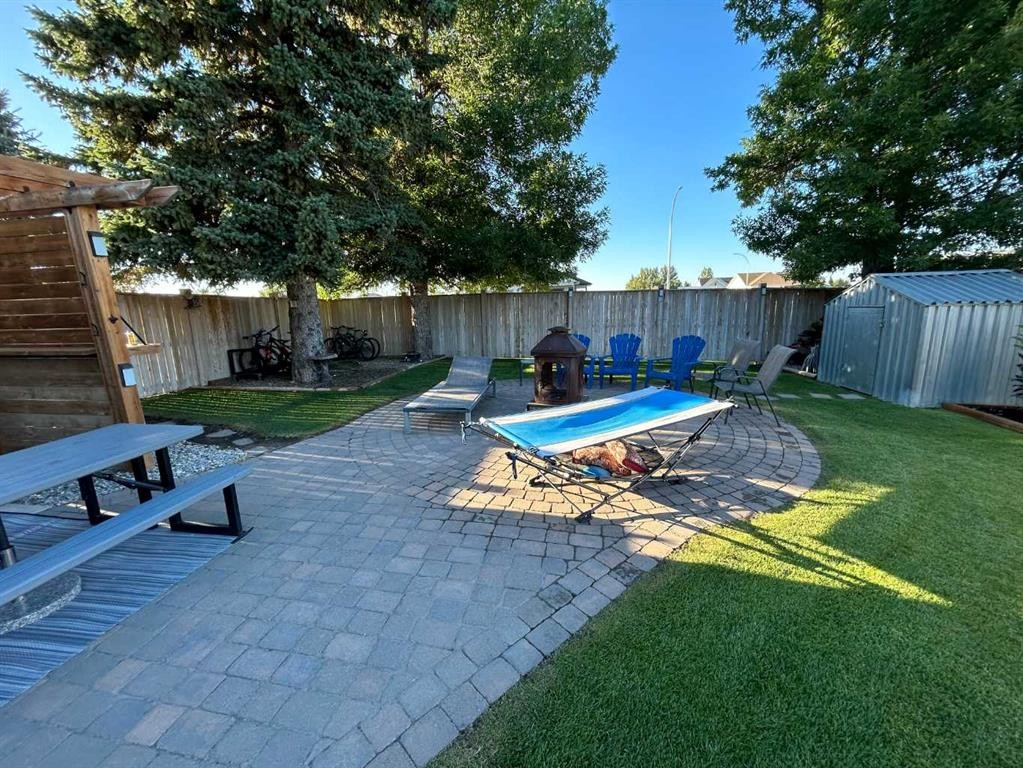 280 1 Avenue North, Magrath, AB - Outdoor With Backyard
