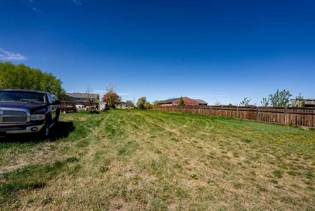 255N 300W, Raymond, AB