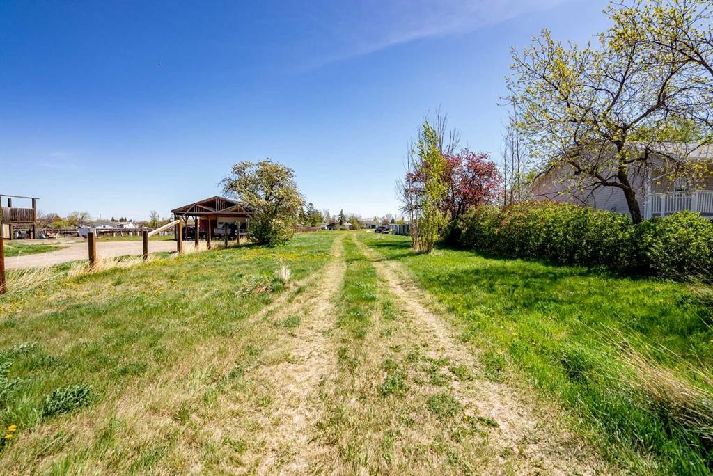 255N 300W, Raymond, AB