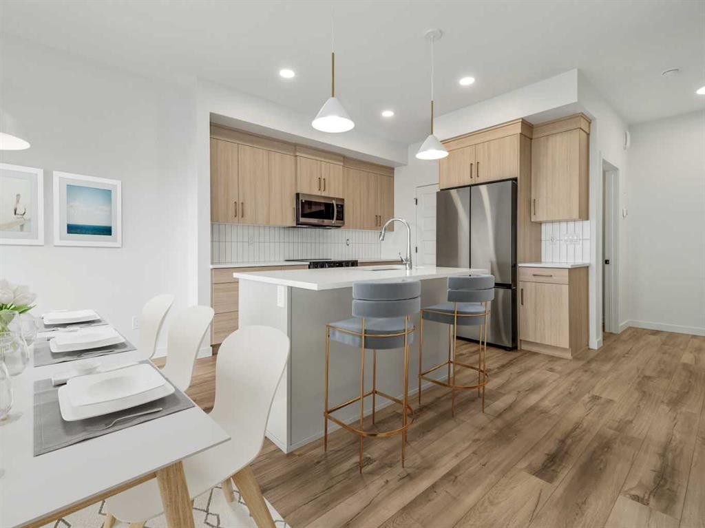 173 Caribou Bend North, Lethbridge, AB - Indoor Photo Showing Kitchen With Upgraded Kitchen