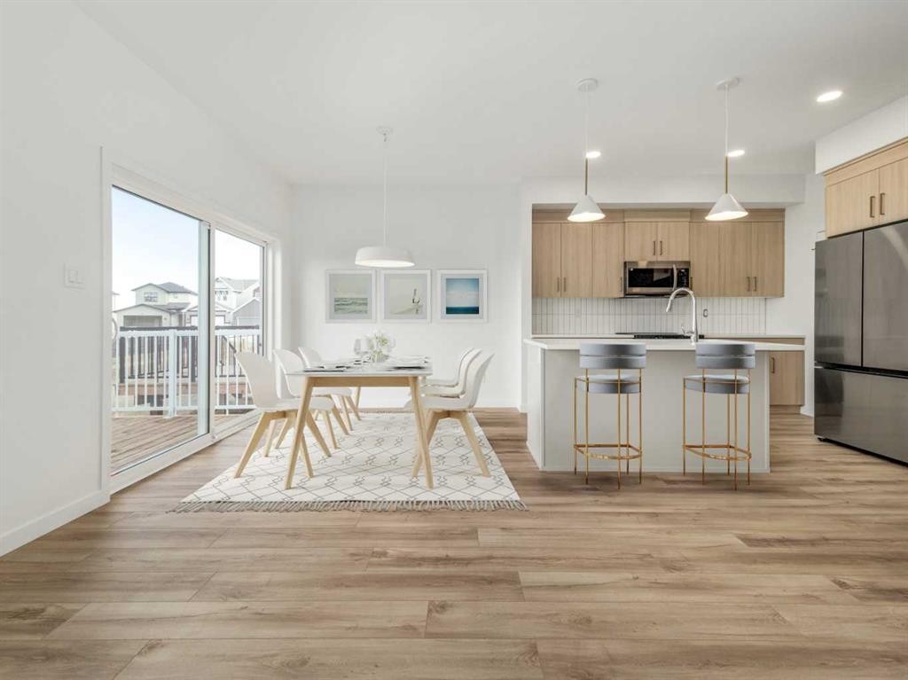 173 Caribou Bend North, Lethbridge, AB - Indoor Photo Showing Kitchen