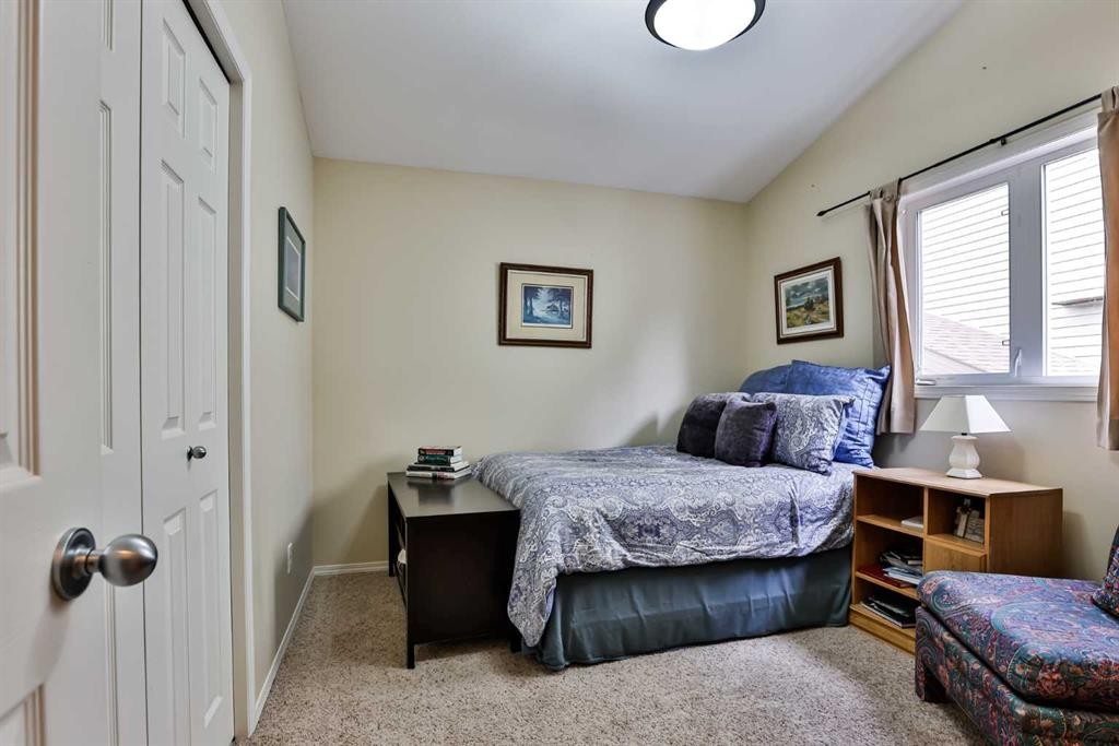 19 Firelight Way West, Lethbridge, AB