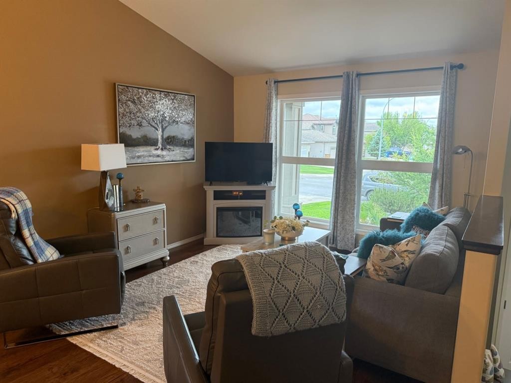 19 Firelight Way West, Lethbridge, AB