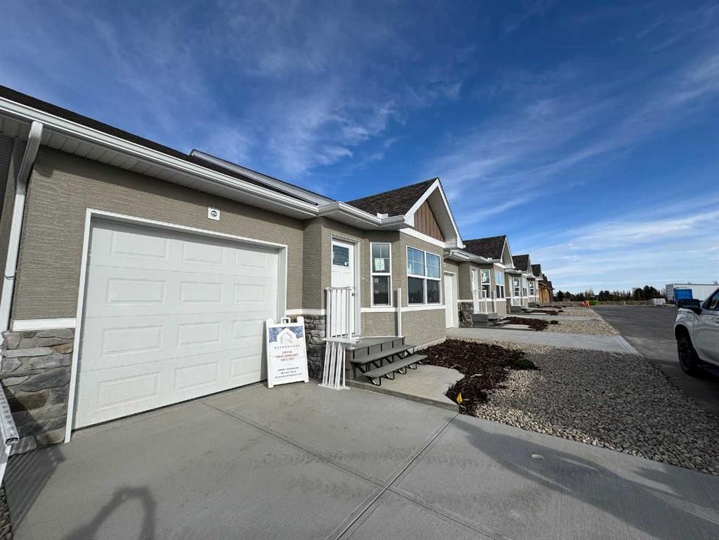 419 Meadowlark Way, Vulcan, AB - Outdoor