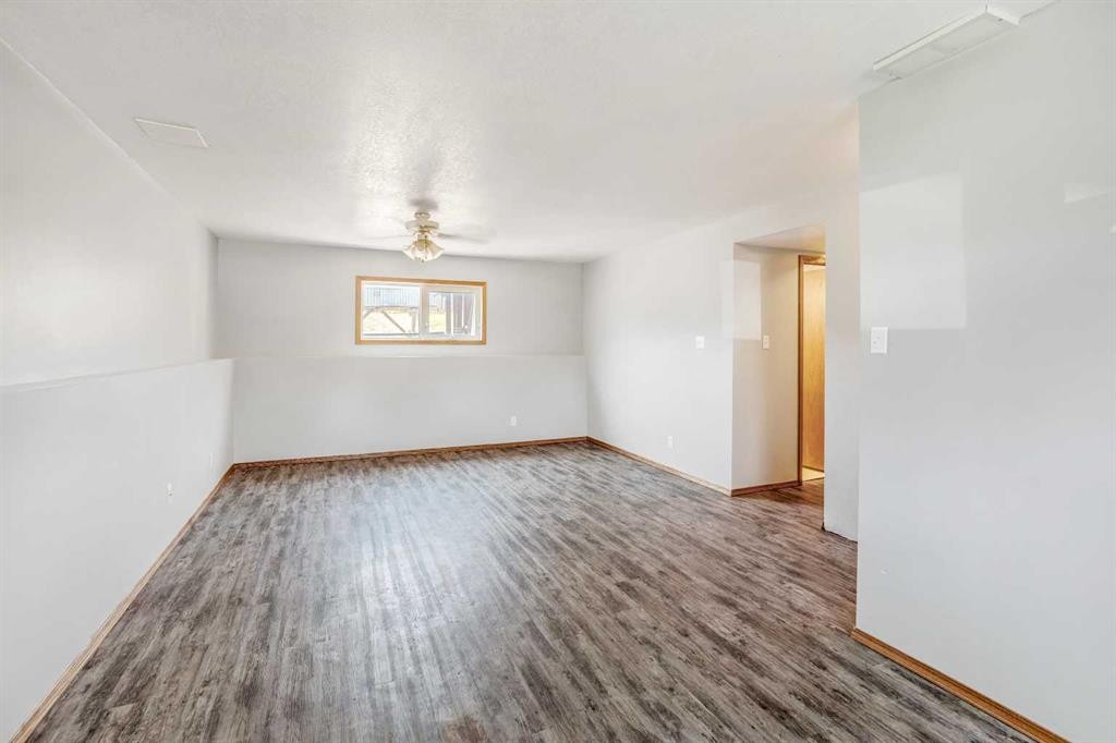 199 Mt Crandell Crescent West, Lethbridge, AB - Indoor Photo Showing Other Room