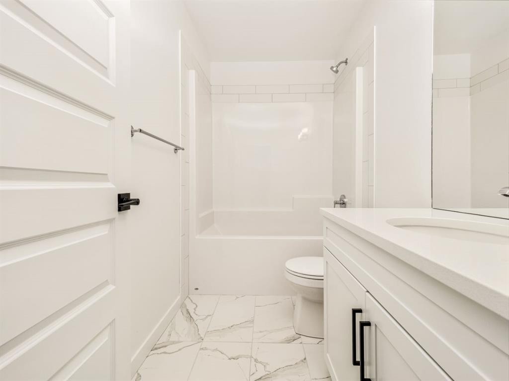 182 Caribou Bend North, Lethbridge, AB - Indoor Photo Showing Bathroom