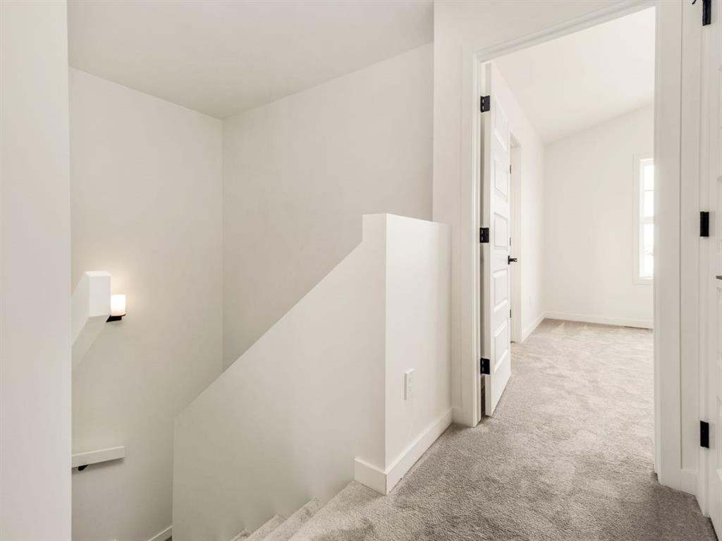 182 Caribou Bend North, Lethbridge, AB - Indoor Photo Showing Other Room