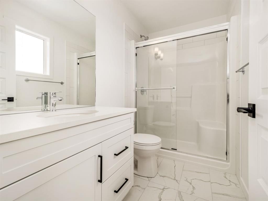 182 Caribou Bend North, Lethbridge, AB - Indoor Photo Showing Bathroom