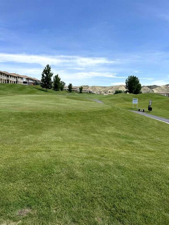 260 Canyon Boulevard West, Lethbridge, AB