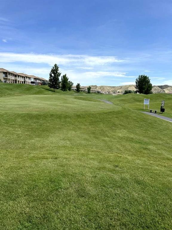 260 Canyon Boulevard West, Lethbridge, AB