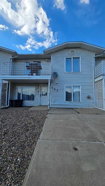 207 Centre Avenue Ne, Milk River, AB - Outdoor