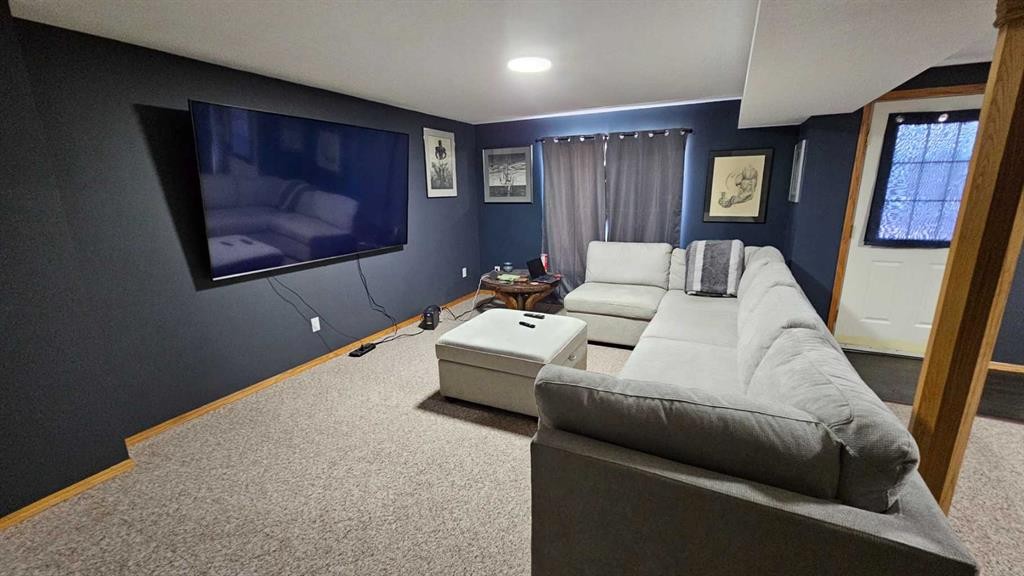 207 Centre Avenue Ne, Milk River, AB - Indoor Photo Showing Other Room