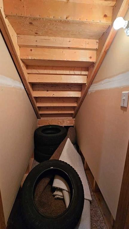 207 Centre Avenue Ne, Milk River, AB - Indoor Photo Showing Other Room