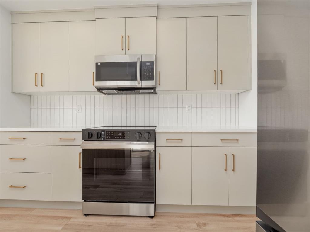 66 Miners Road West, Lethbridge, AB - Indoor Photo Showing Kitchen