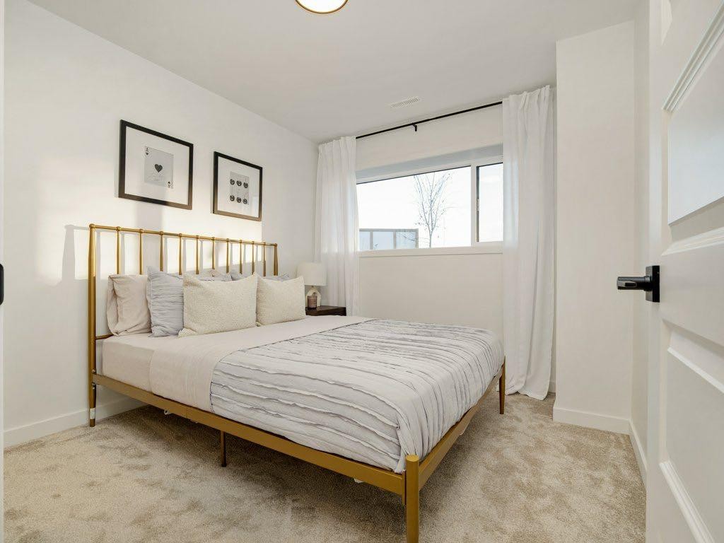 2934 47 Street South, Lethbridge, AB - Indoor Photo Showing Bedroom