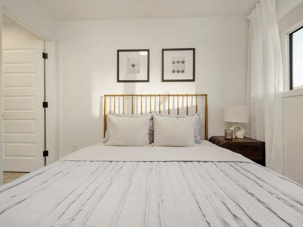 2934 47 Street South, Lethbridge, AB - Indoor Photo Showing Bedroom