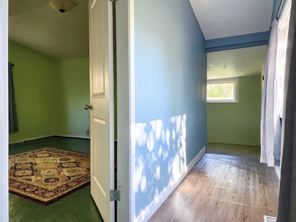 611 9 Avenue North, Lethbridge, AB - Indoor Photo Showing Other Room