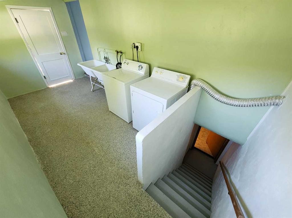 611 9 Avenue North, Lethbridge, AB - Indoor Photo Showing Laundry Room