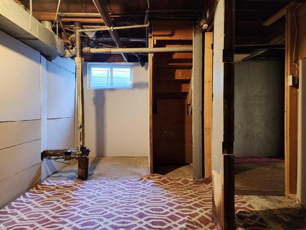 611 9 Avenue North, Lethbridge, AB - Indoor Photo Showing Basement