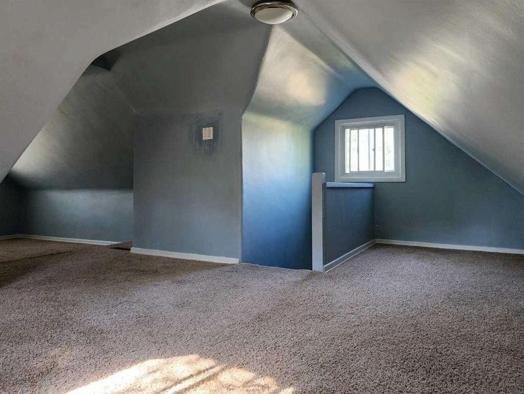 611 9 Avenue North, Lethbridge, AB - Indoor Photo Showing Other Room