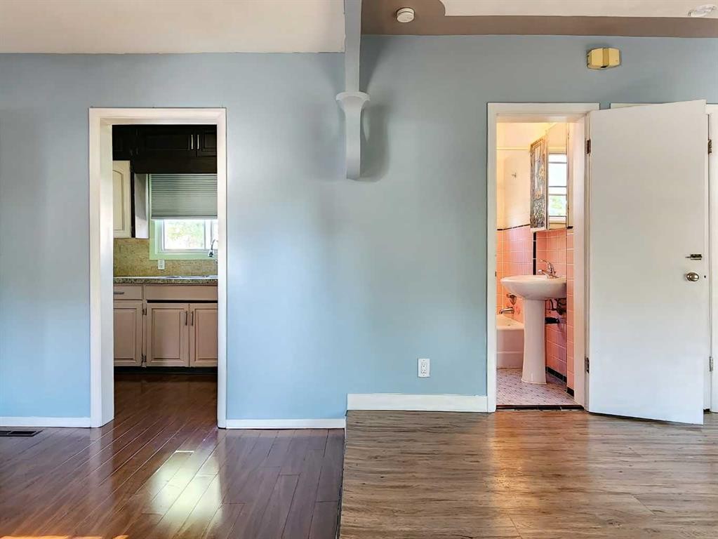 611 9 Avenue North, Lethbridge, AB - Indoor Photo Showing Other Room